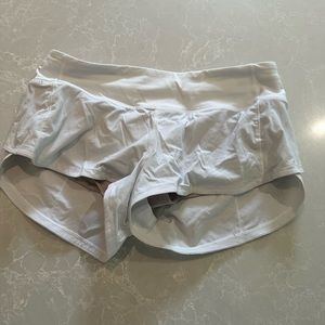 Lululemon white speed up shorts 2.5